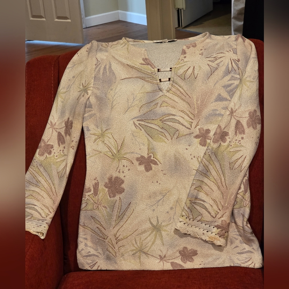 Floral Patterned Women's Blouse
